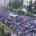 [Ελλάδα]Με ομπρέλες ο κόσμος διαδηλώνει για την Μακεδονία έξω από το ΥΜΑΘ
