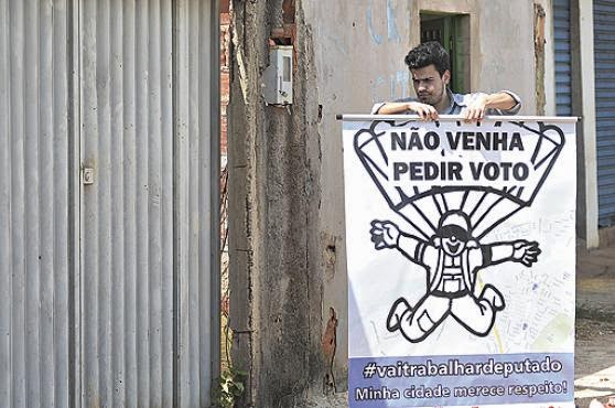 Moradores de São Sebastião usam a internet para apontar problemas da cidade