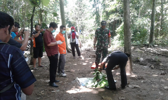 Warga Sragen Temukan Mayat Bayi Mengapung Bersama Ikan di Bengawan Solo Warga Sragen Temukan Mayat Bayi Mengapung Bersama Ikan di Bengawan Solo