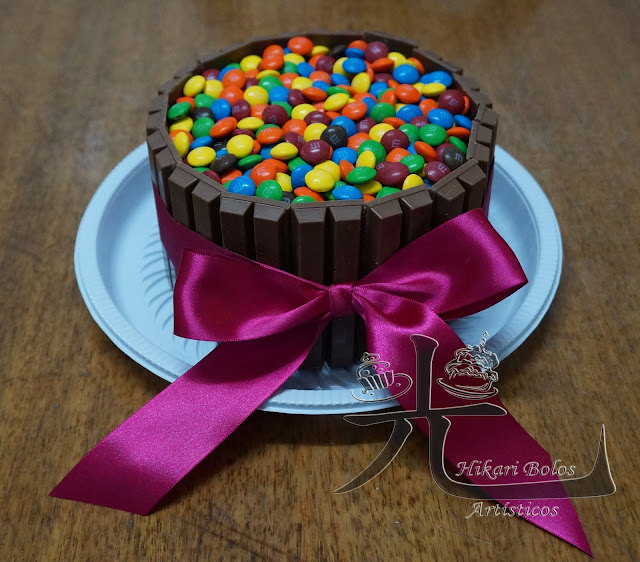 Bolo KITKAT / M&M Hikari Bolos Artísticos