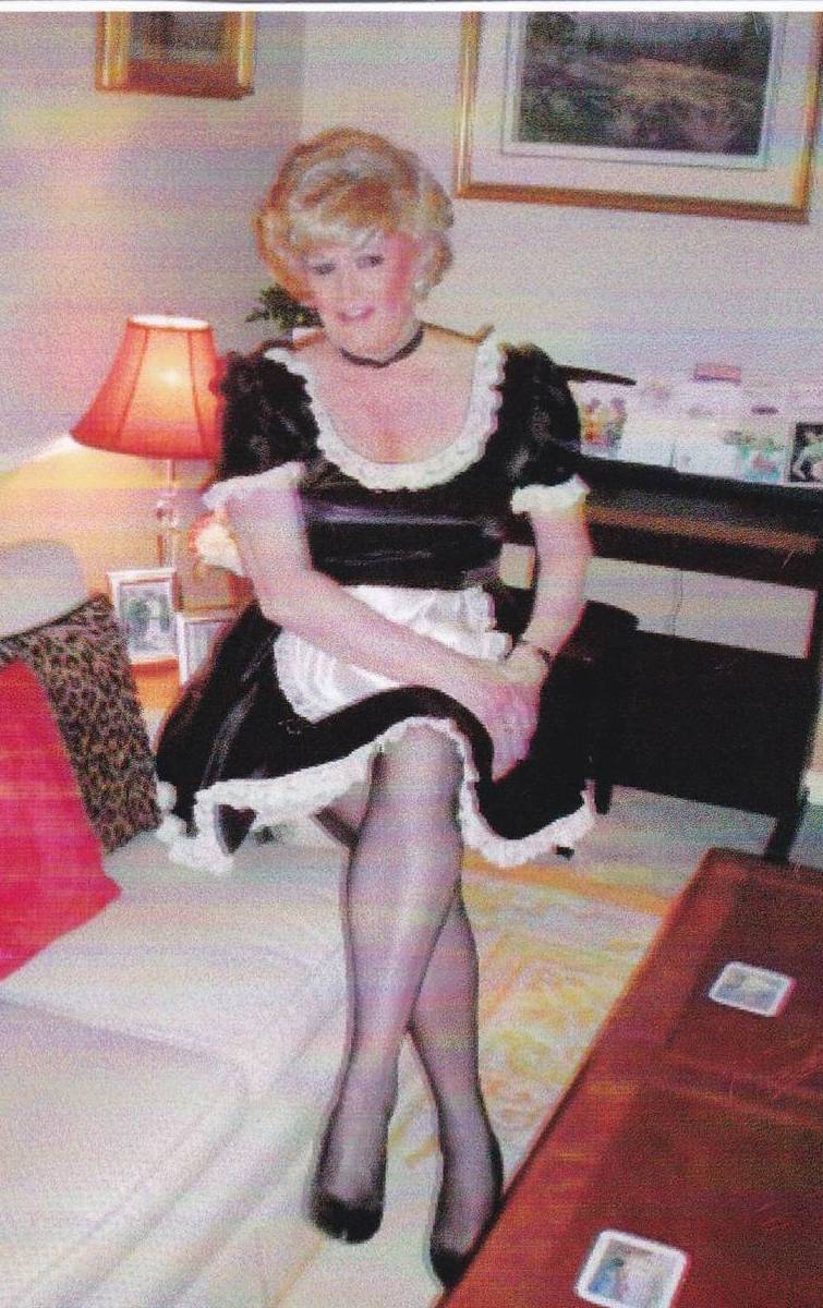 Crossdresser Nick Lonsdale Story + Pictures.