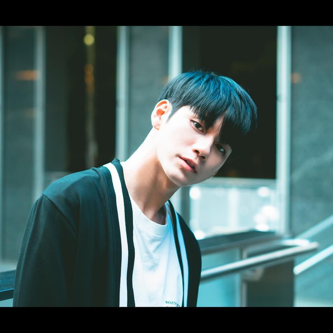 Ong Seong Woo's new profile pictures + opens up Instagram account