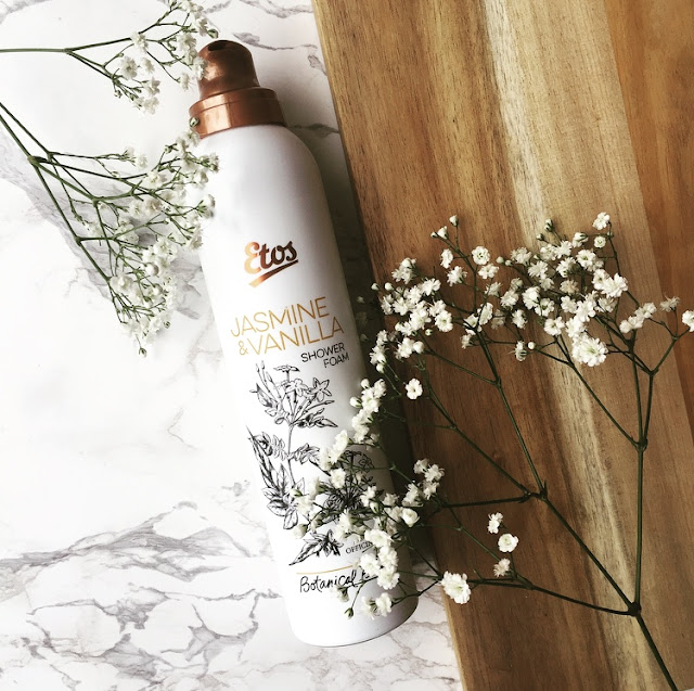 ETOS JASMINE & VANILLA SHOWERFOAM The Pastel Suitcase