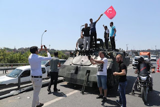 Mengapa upaya kudeta tentara Turki gagal? 