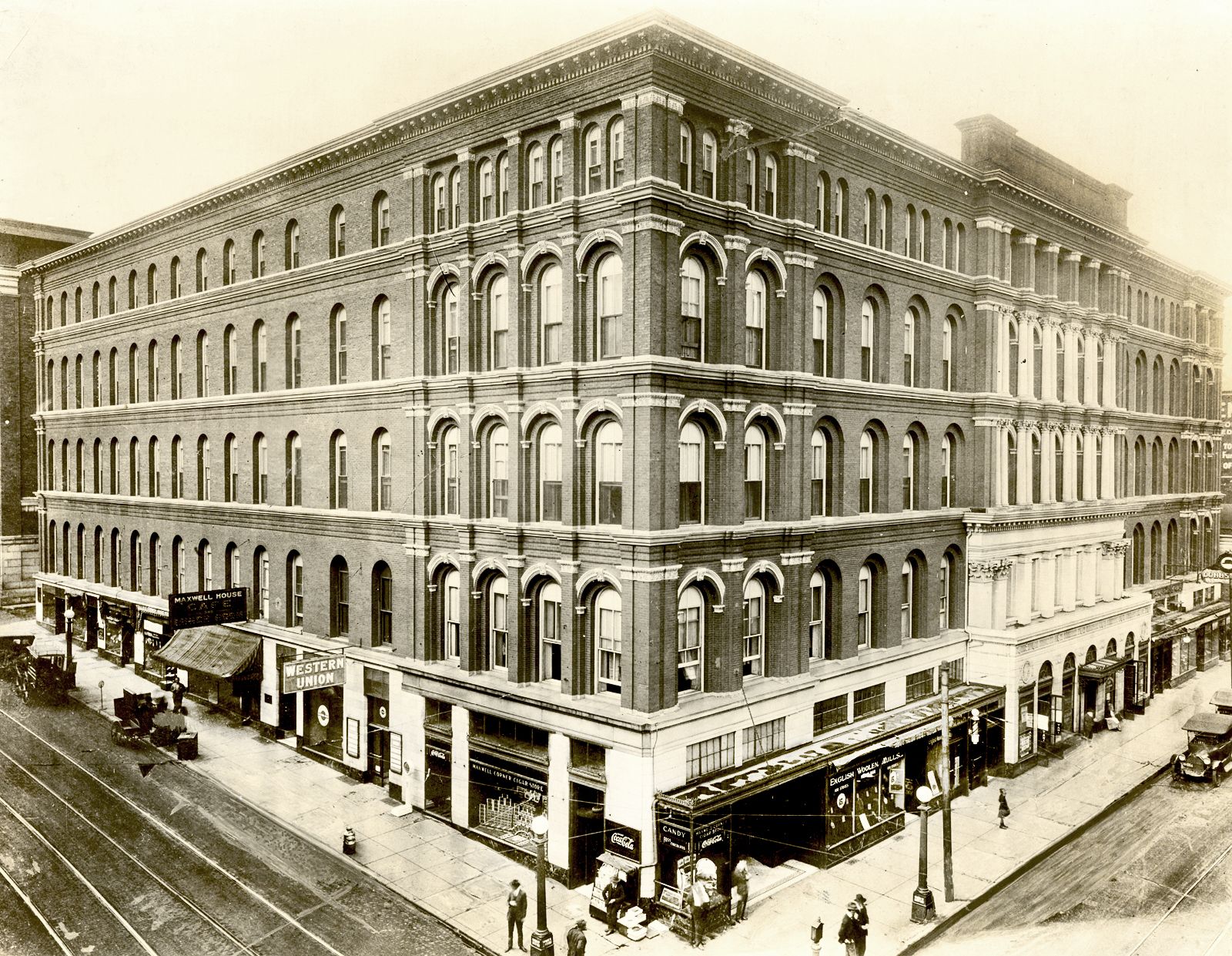 Heroes, Heroines, and History: The Maxwell House Hotel and Coffee