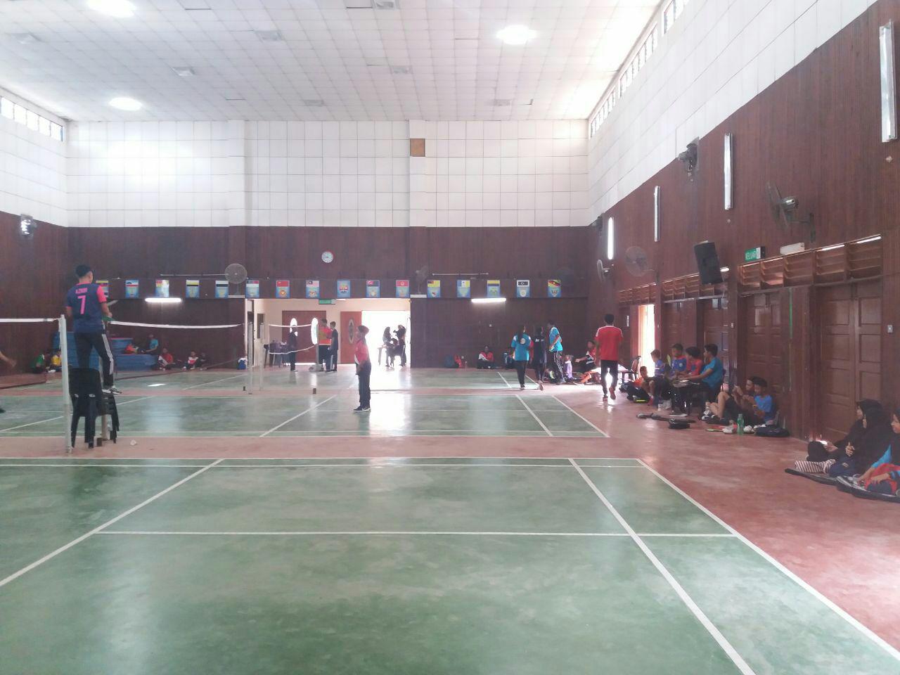 SMK GELANG PATAH Pertandingan Badminton Tertutup SMK Gelang Patah