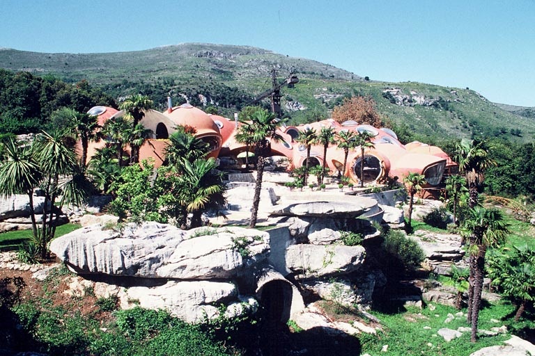 Blog de Phaco Les étranges maisons