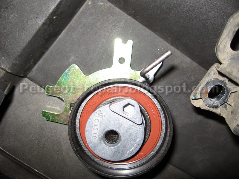 натяжной ролик грм пежо 207. 4. ролик ремня грм пежо 206 1. ролики натяжителя грм пежо 206. 2.