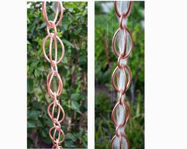 Marzua: Cadenas de lluvia en vez de bajantes en su jardín