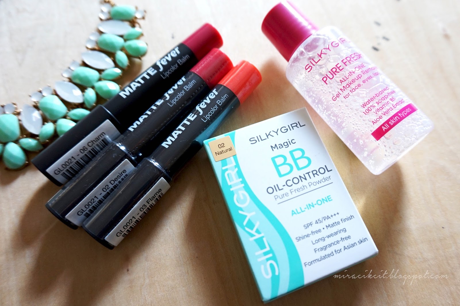 Review Silky Girl Matte Fever Lipcolor Balms & Magic BB OilControl