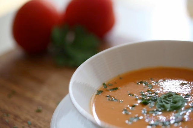 CREMA DE TOMATE CON ALBAHACA Y PEREJIL (THERMOMIX Y TRADICIONAL):