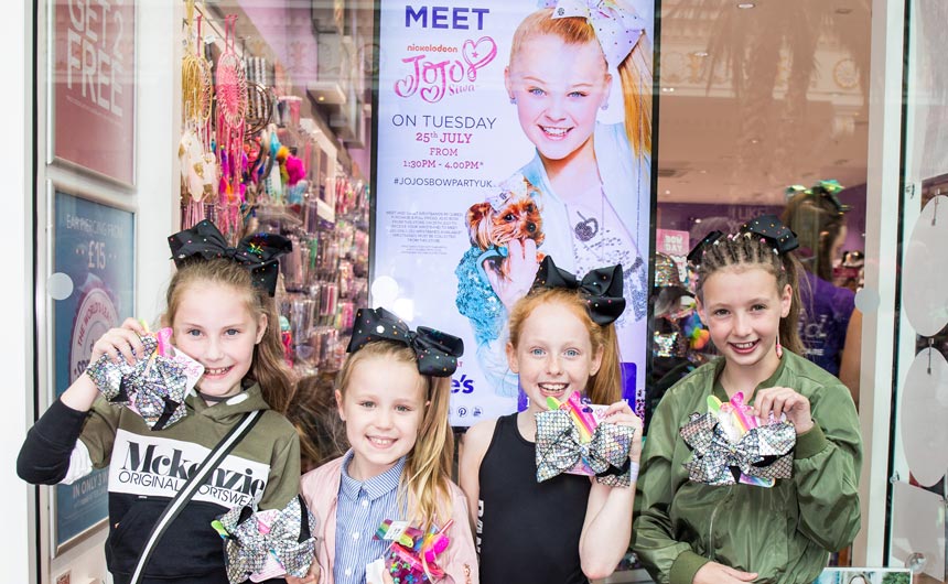 NickALive! UK Fans Go Crazy Over JoJo Siwa And Claire’s "JoJo’s Bow