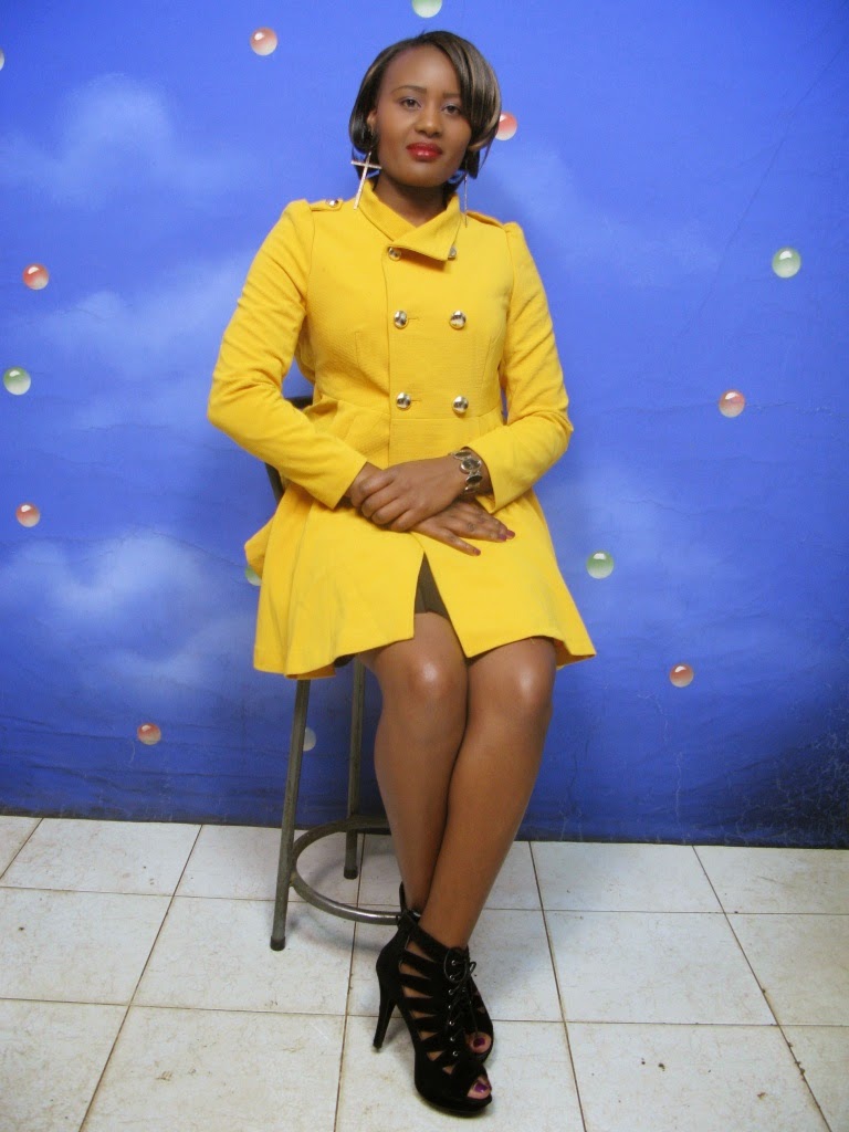 STYLING A HONEY MUSTARD AND BLACK OUTFIT FOR OFFICE LOOK