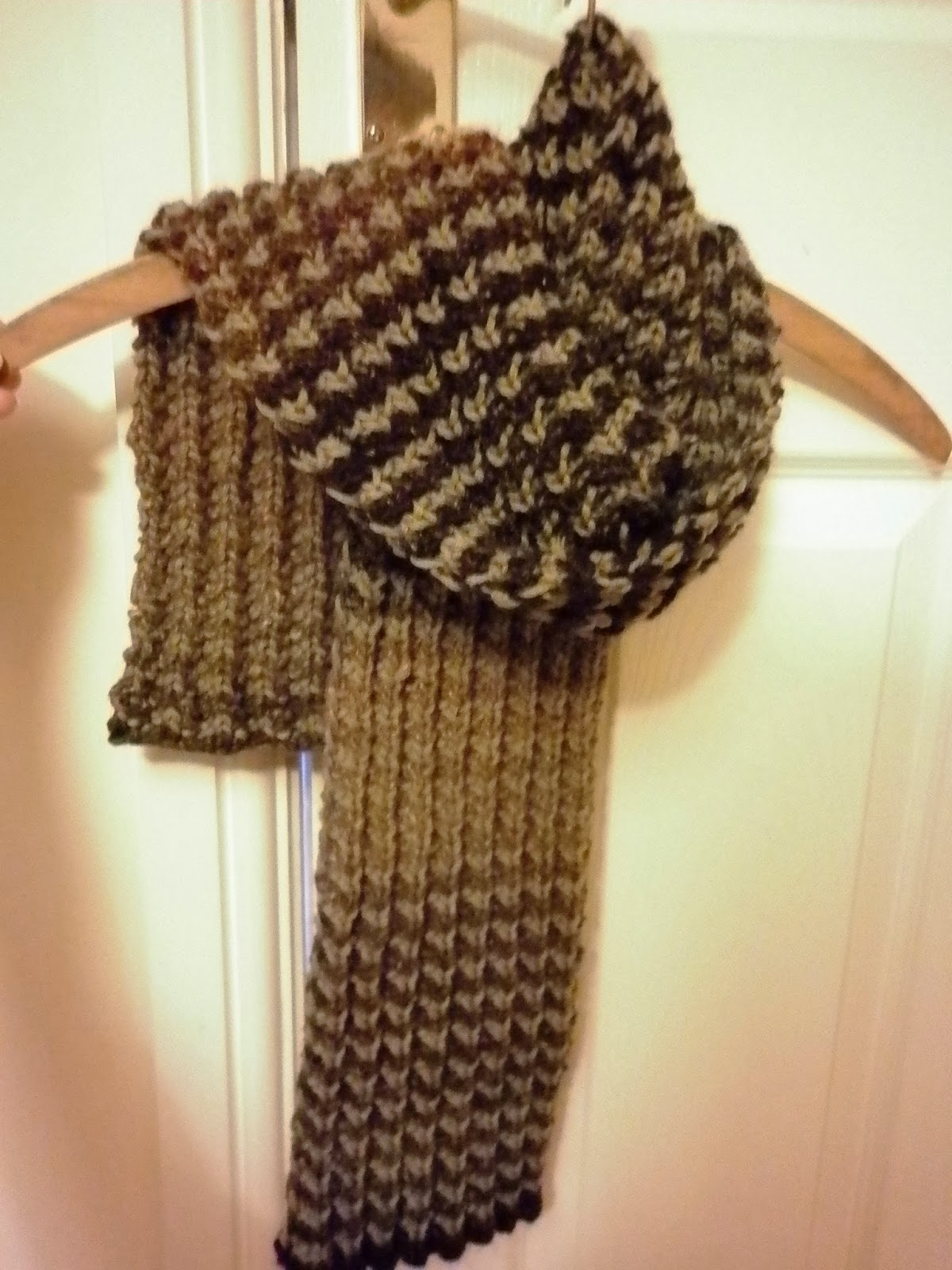 The Wool Nest "Bracken" Men's Scarf free knitting