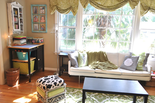Love this play room that doubles as a craft room! playroom craft room