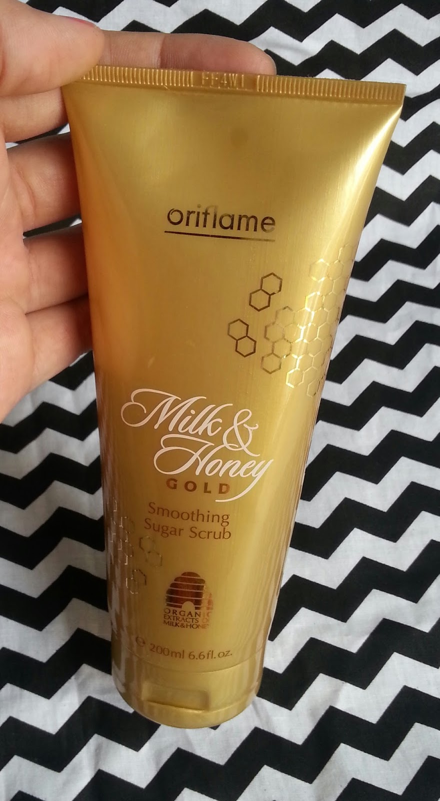 Review Milk & Honey Gold Smoothing Sugar Scrub by Oriflame Catatan