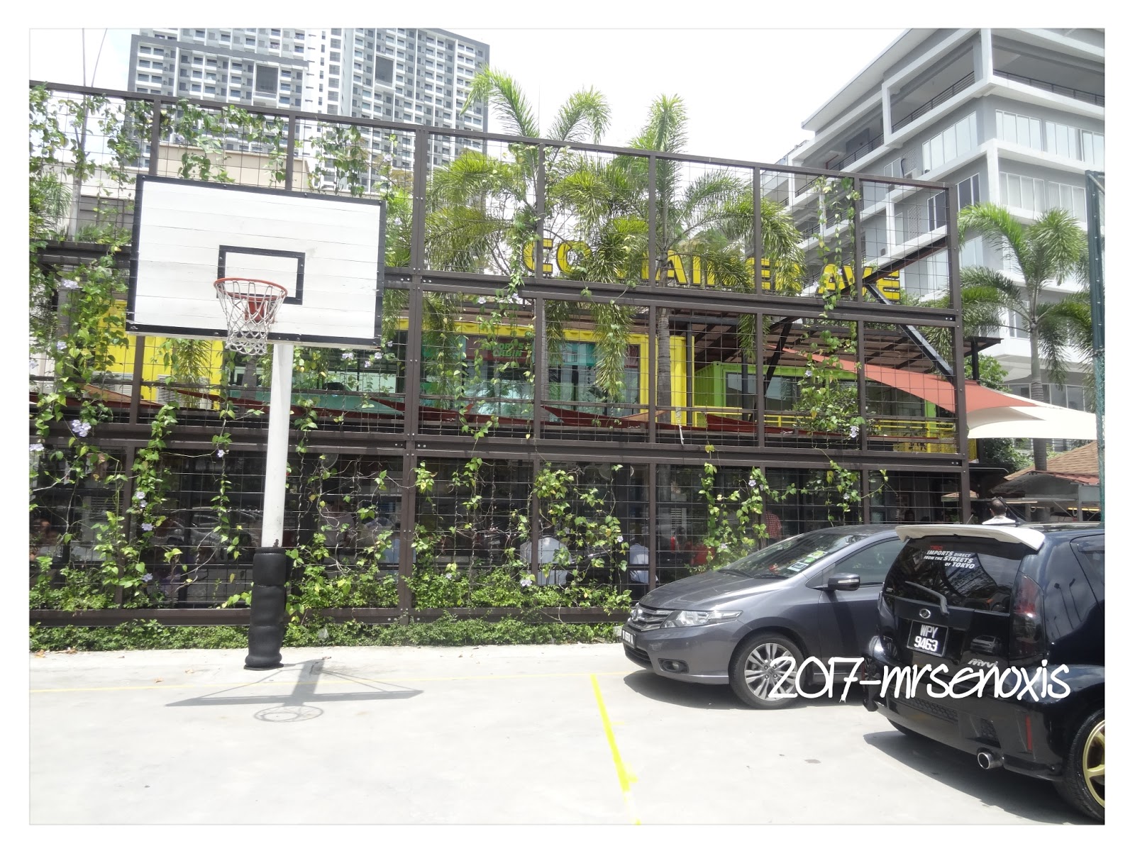 Me as MrsEnoxis Lunch Burger Lab Cyberjaya