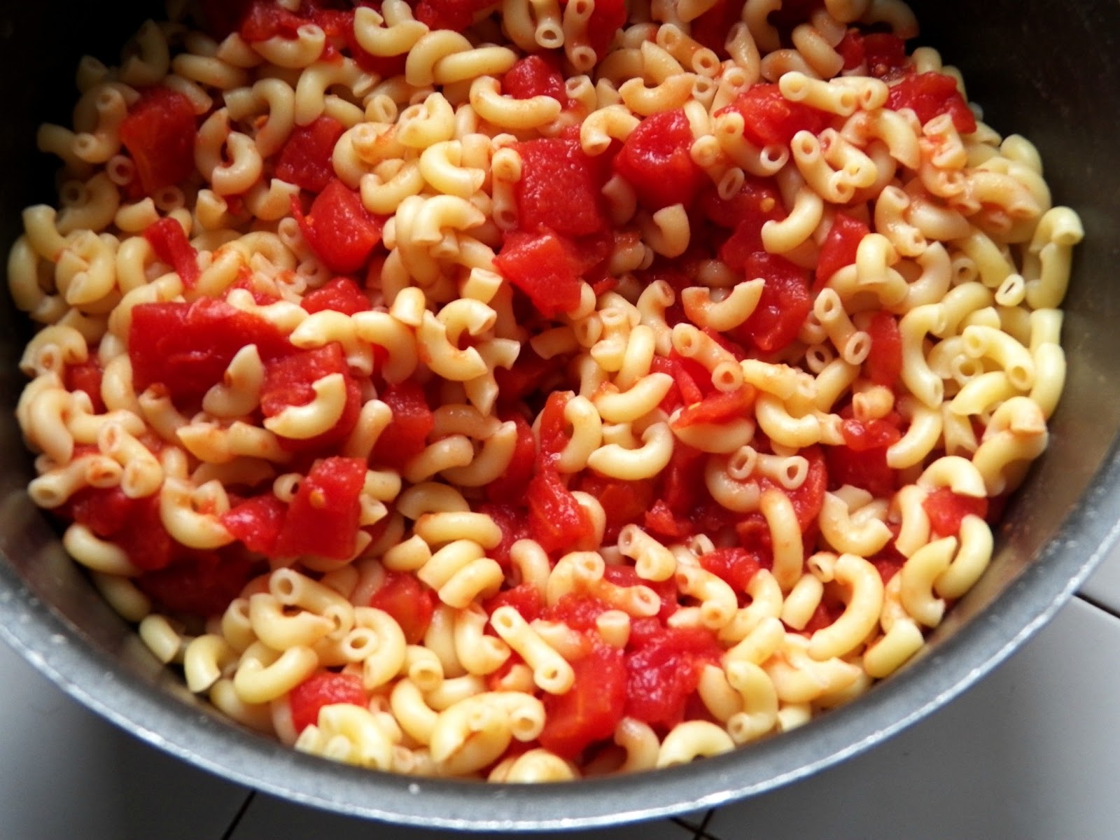 Comfy Cuisine Home Recipes from Family & Friends Tomato Macaroni & Cheese