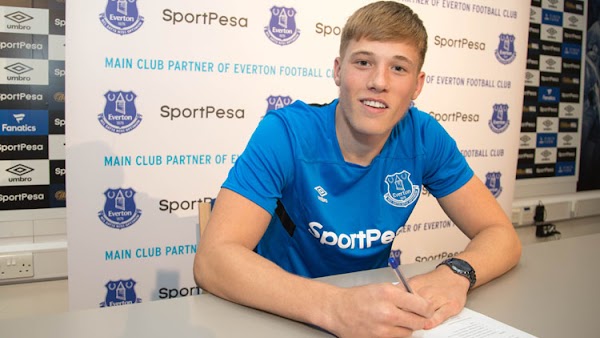 Oficial: El Everton firma al joven Gibson