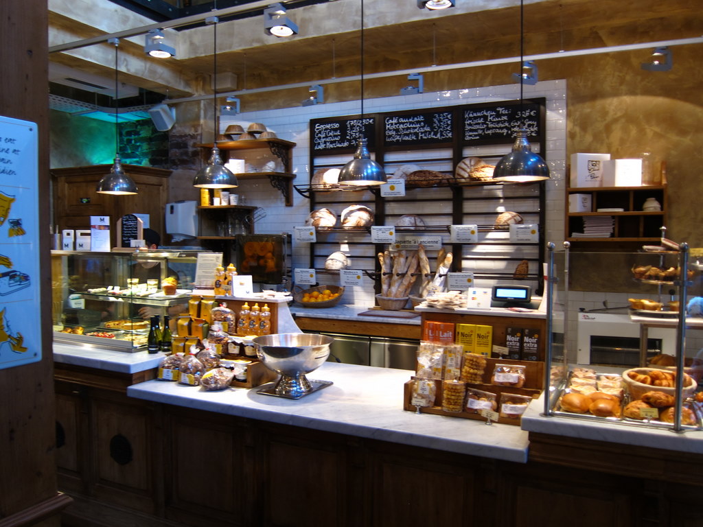 Worlds Within Sunday in Düsseldorf's Aldstadt