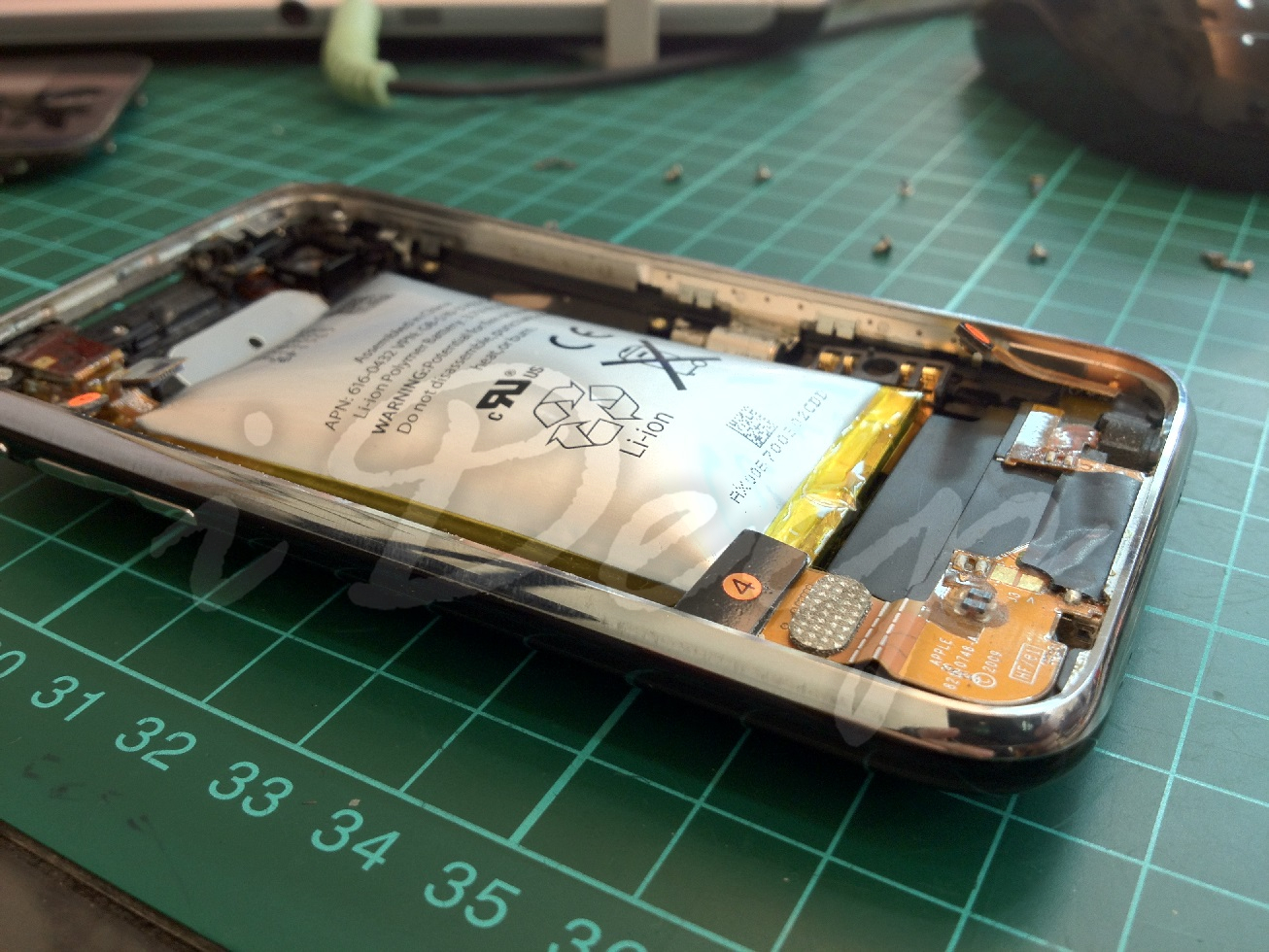 Apple Iphone 維修高手 灰小咪維修日記 Iphone電池原廠保固三年 Iphone電池 過保膨脹也能換你知道嗎