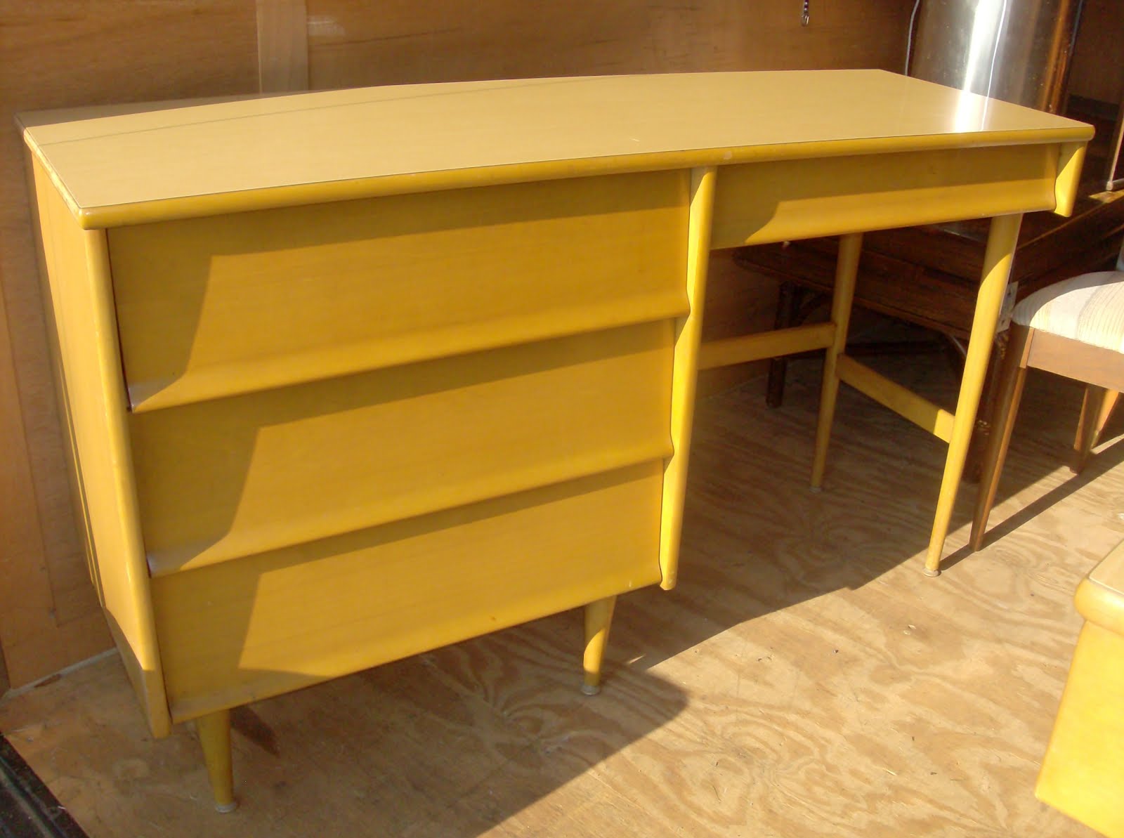 Gina's Junk Blog in Columbus, Heywood Wakefield Modern / Mid