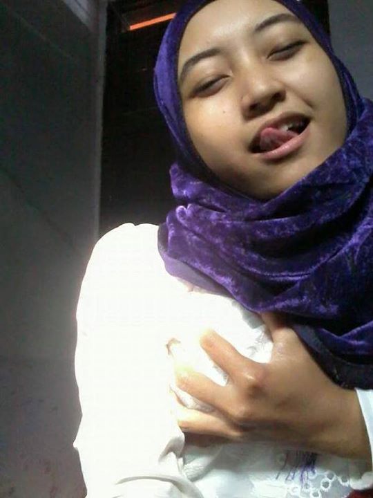 BAIK TAK PAYAH PAKAI TUDUNG JIKA PAKANYAN BERGINI - Hot Sensasi Padat