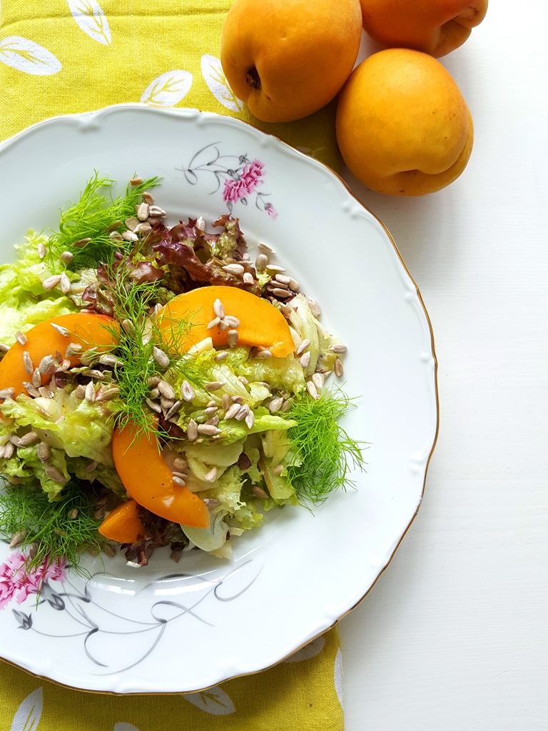 Kulinarikus: Sommerlich fruchtig &amp; frisch: Blattsalat mit Aprikosen und ...