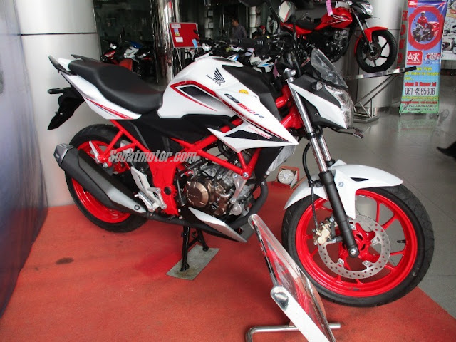Ini dia sedikit detail dari All New Honda CB150R StreetFire Special Edition 2016 plus harganya di kota Medan . .