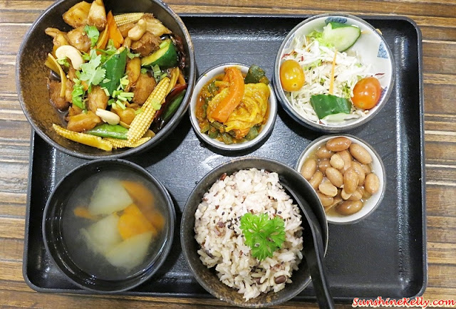 Simple Life Healthy Vegetarian, Simple Life, Healthy Vegetarian, Kong Poh Lion’s Mane Mushroom Set