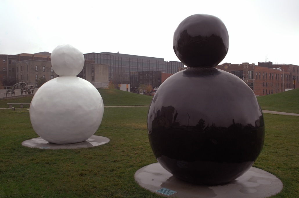 Bailey's Buddy Pappajohn Sculpture Garden, Des Moines Photos by Bob