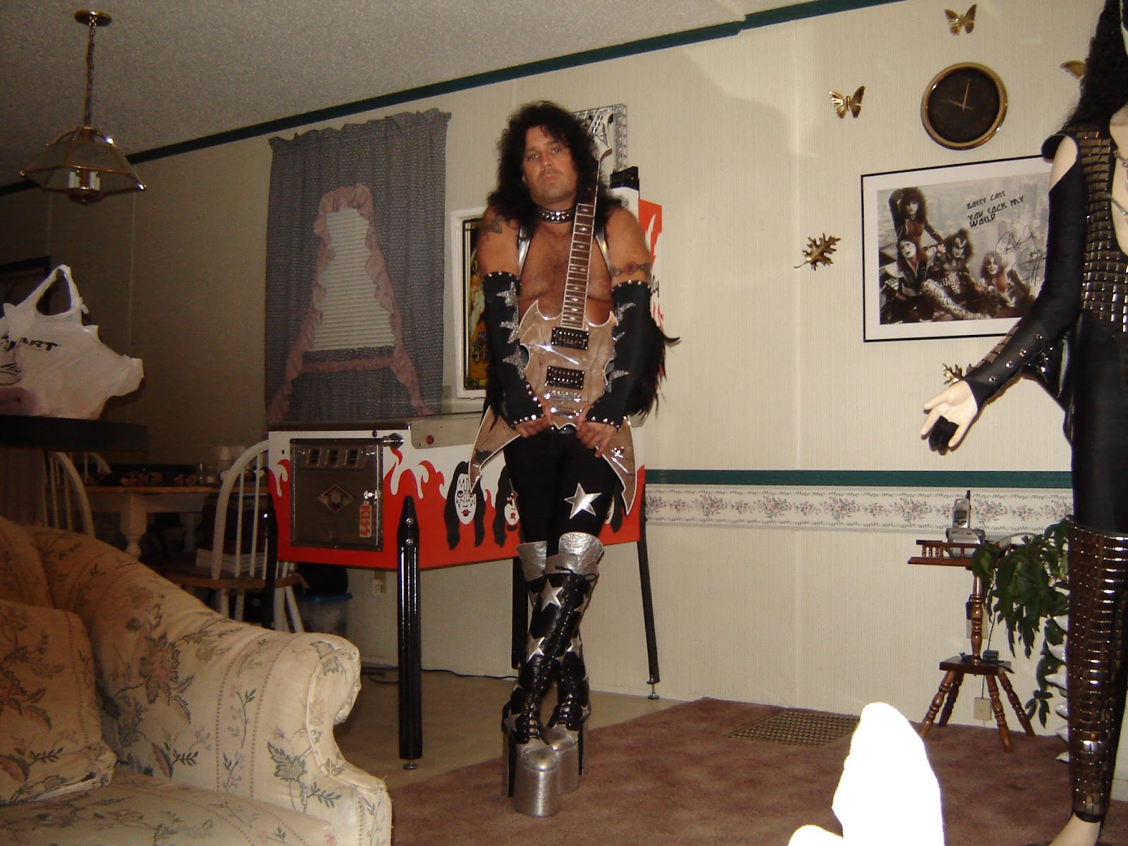 KISS COSTUMES & BOOTS We here at KISS COSTUMES & BOOTS make the