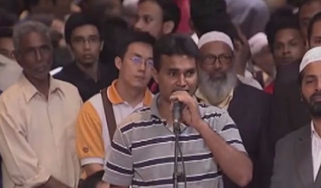 Pemuda Kristen ini Bertanya Kepada Dr. Zakir Naik Kesucian Yesus dan Nabi Muhammad Pemuda Kristen ini Bertanya Kepada Dr. Zakir Naik Kesucian Yesus dan Nabi Muhammad