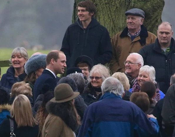 Queen Elizabeth II, Duchess Catherine of Cambridge, prince William, Kate Middleton wore SPORTMAX Long Belted Coat