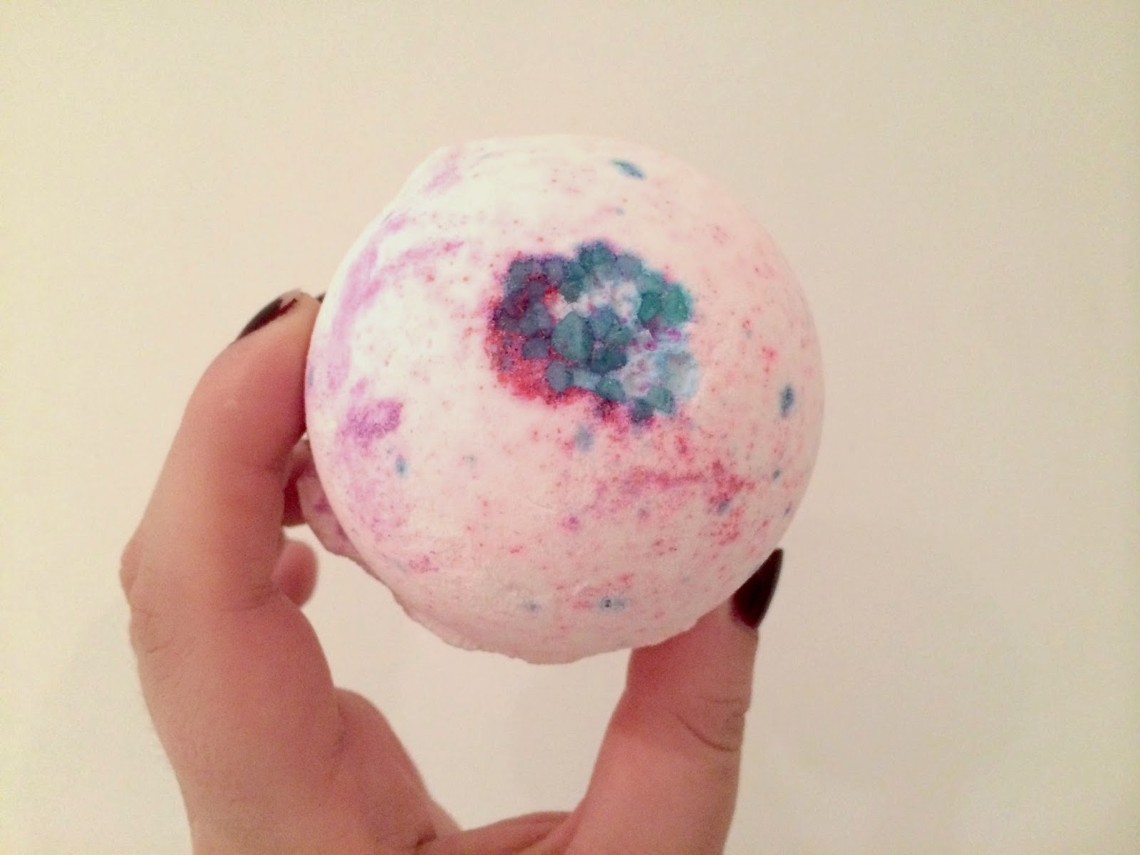 RetroLove Lush Sakura Bath Bomb