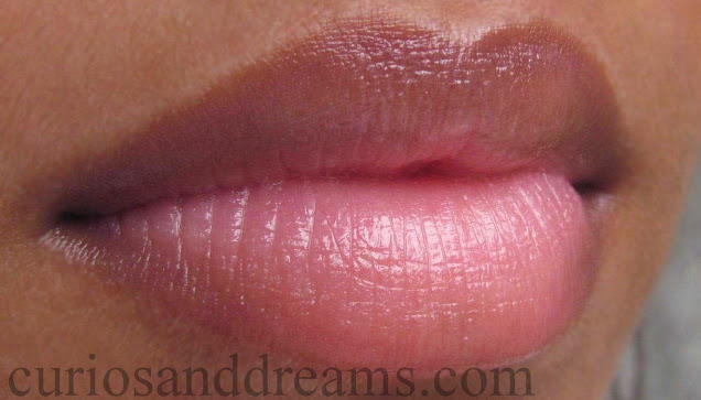nivea soft rose lip balm review swatch, nivea lip balm, nivea lip balm review, nivea lip balm india