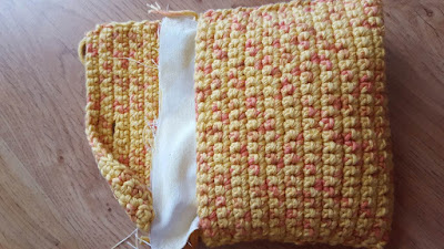 Lined crochet summer purse