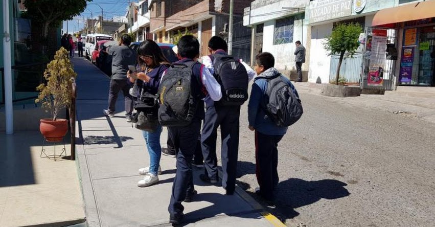 Detienen a profesor que golpeó a 18 alumnos de Arequipa por no cumplir con la tarea Detienen a profesor que golpeó a 18 alumnos de Arequipa por no cumplir con la tarea