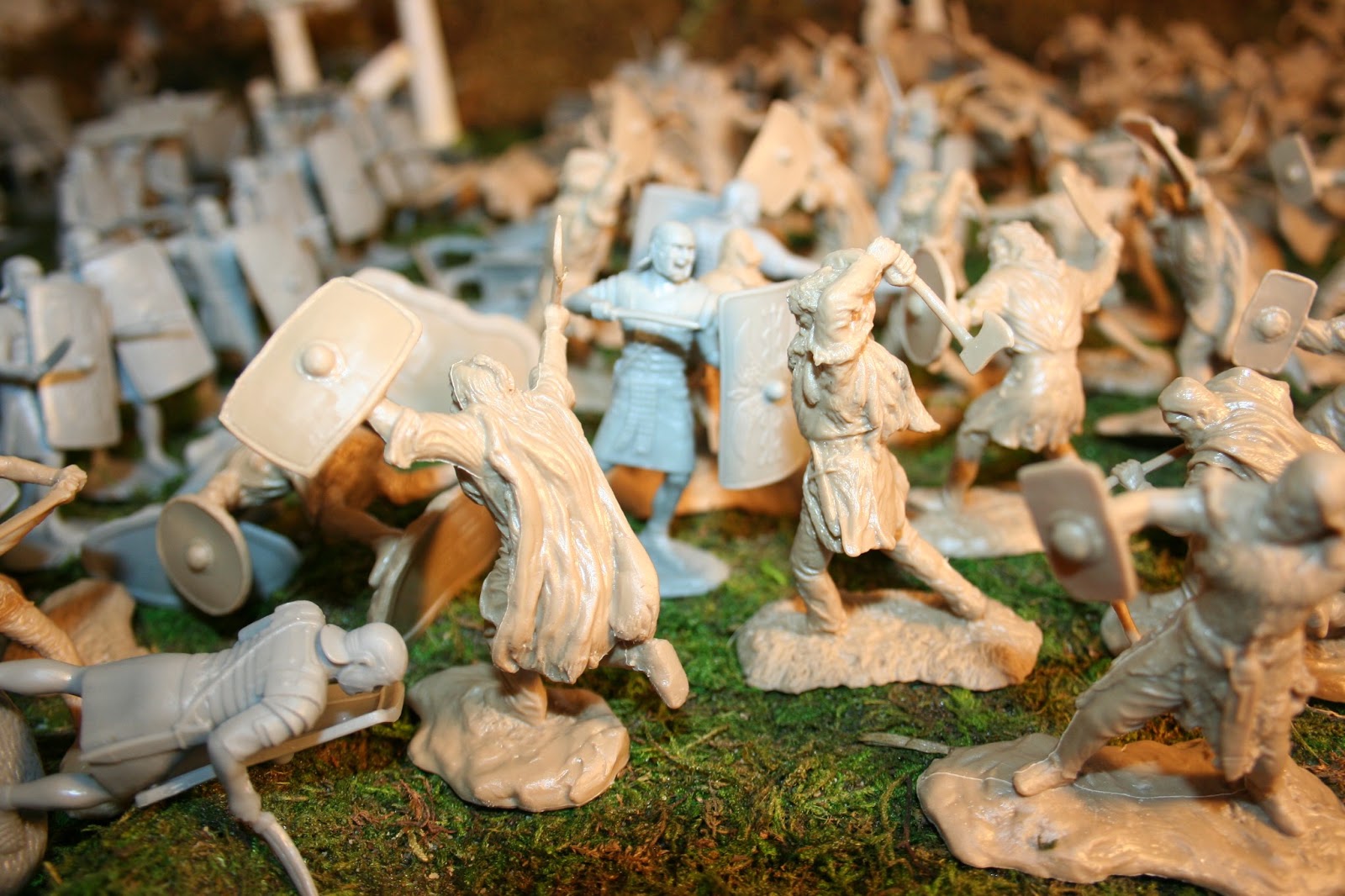 G.I. Jigsaw Toy Soldiers of San Diego Barbarians vs. Romans Playset