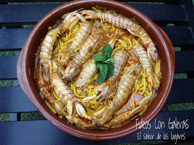 CAZUELA DE FIDEOS CON GALERAS.