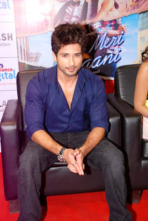 'Teri Meri Kahaani' casts at Reliance Digital to promote movie