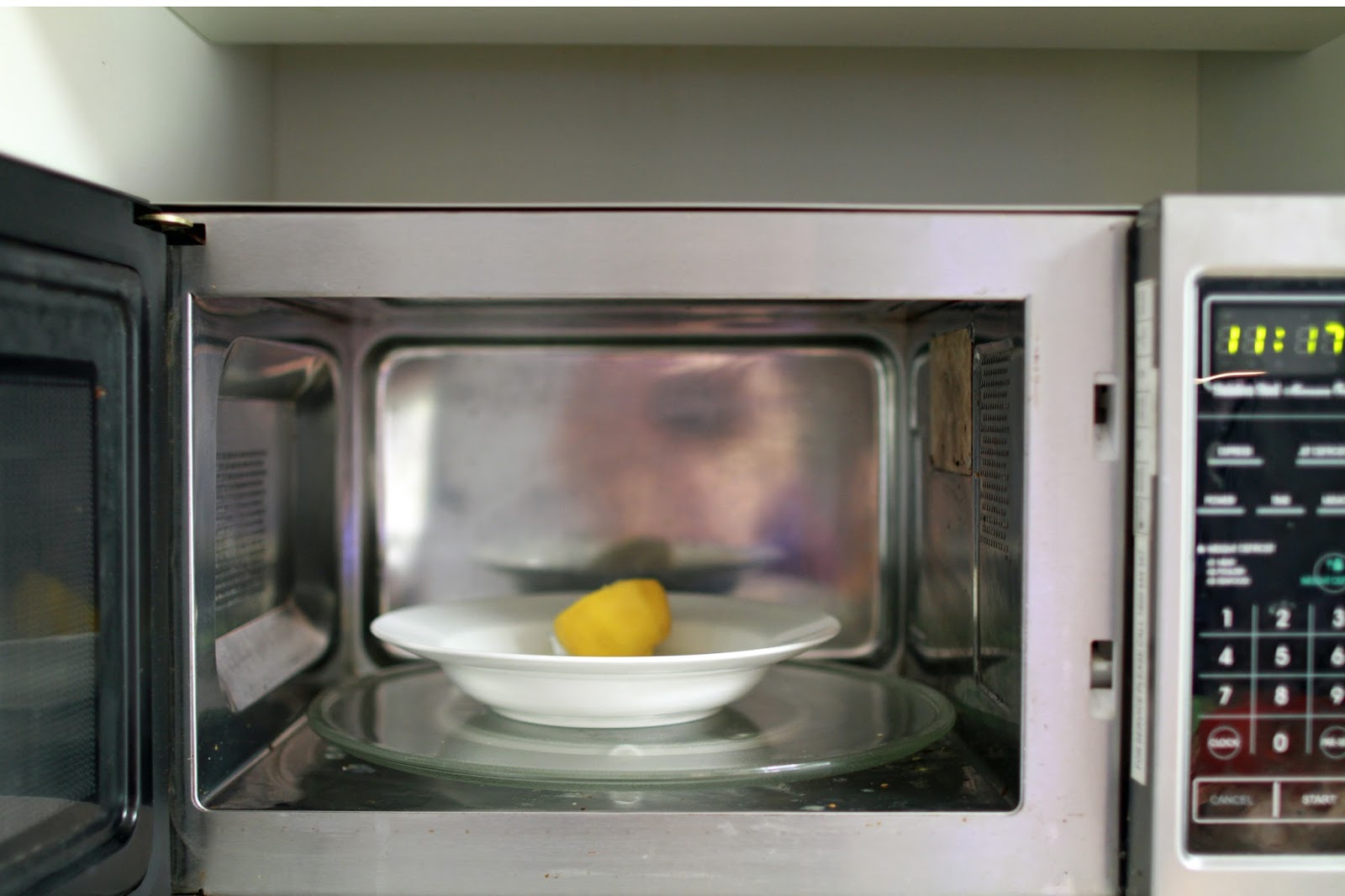 Our Simple and Meaningful Life Cleaning the Microwave the easy way