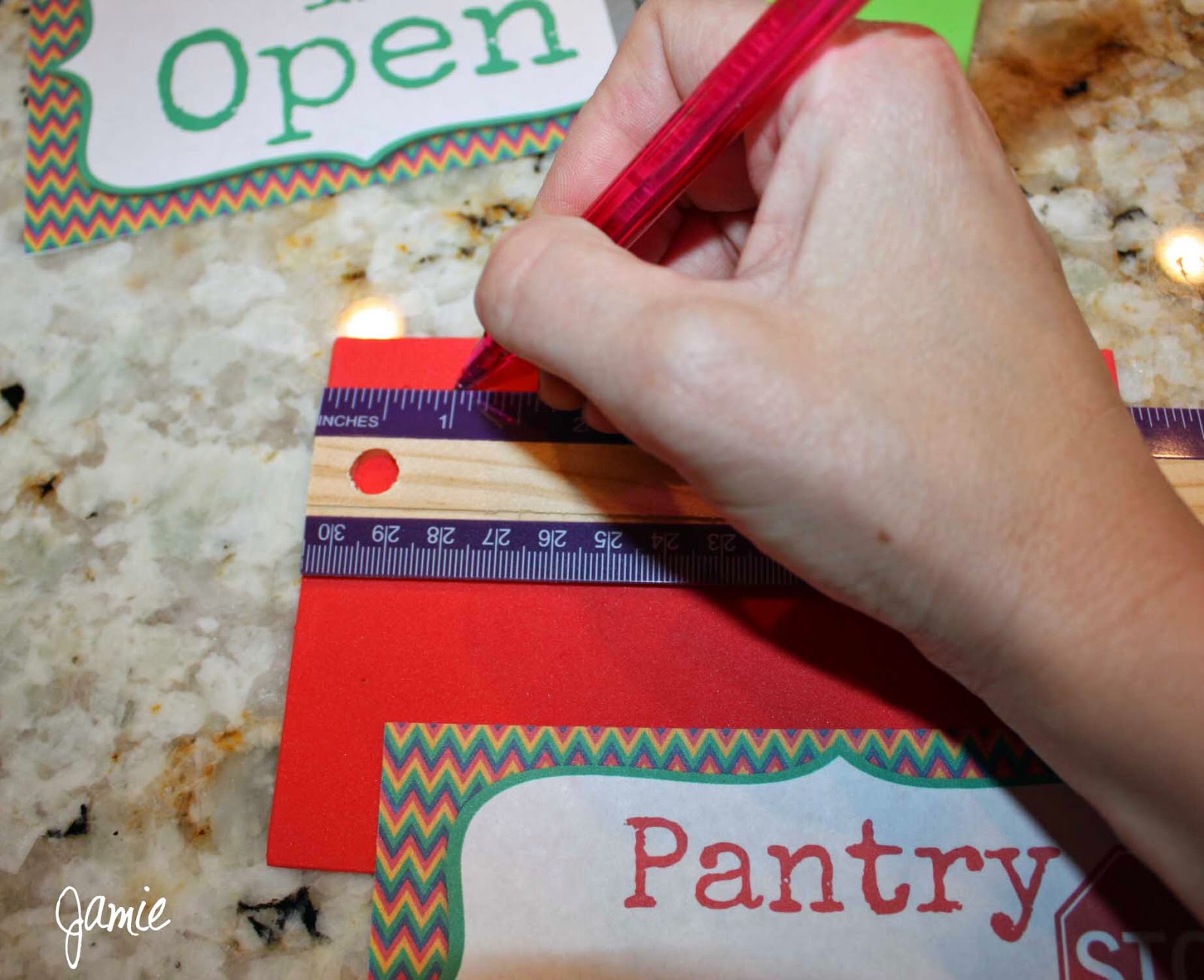 My Fashionable Designs: Pantry Open & Closed Sign Project with FREE ...