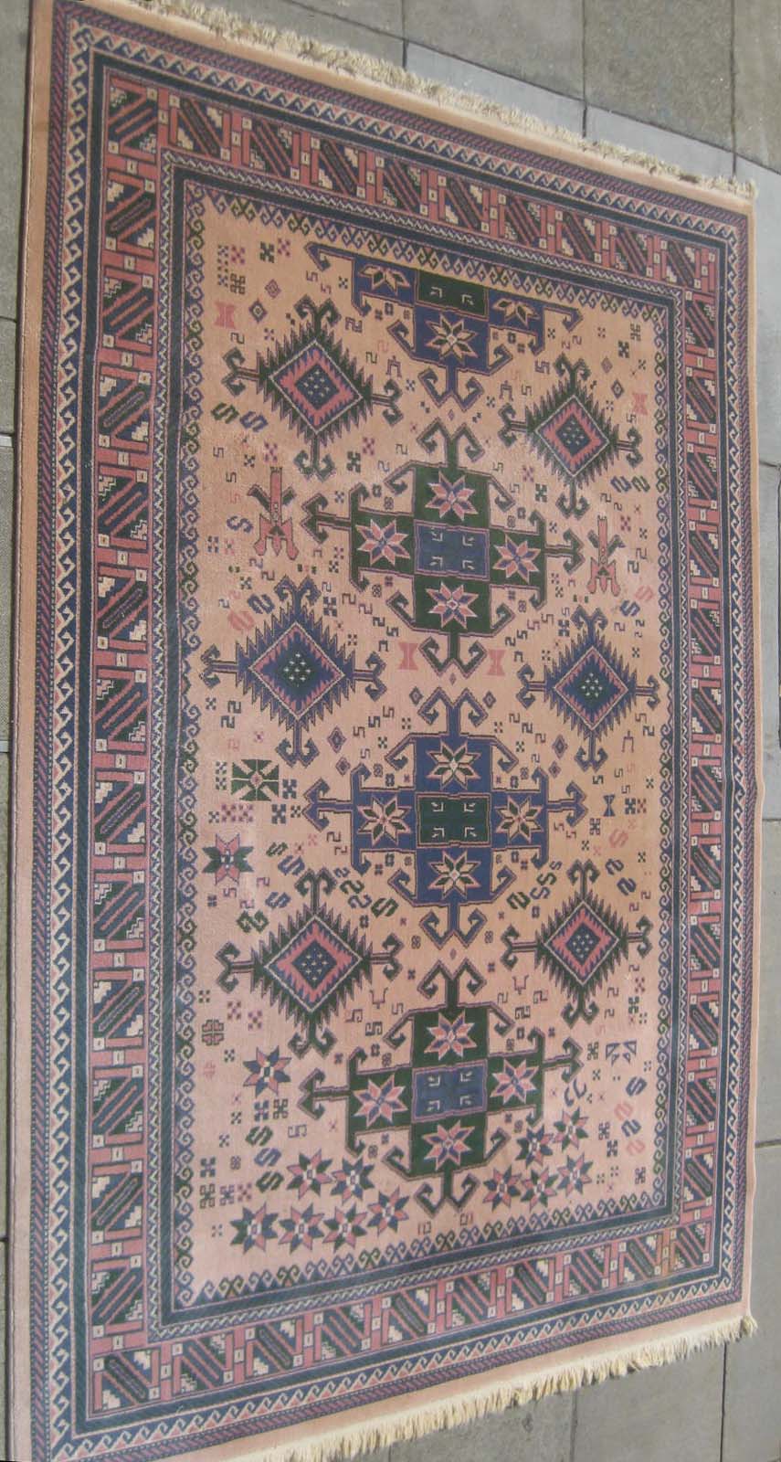 UHURU FURNITURE & COLLECTIBLES SOLD 8' X 11' Karastan Wool Rug 175