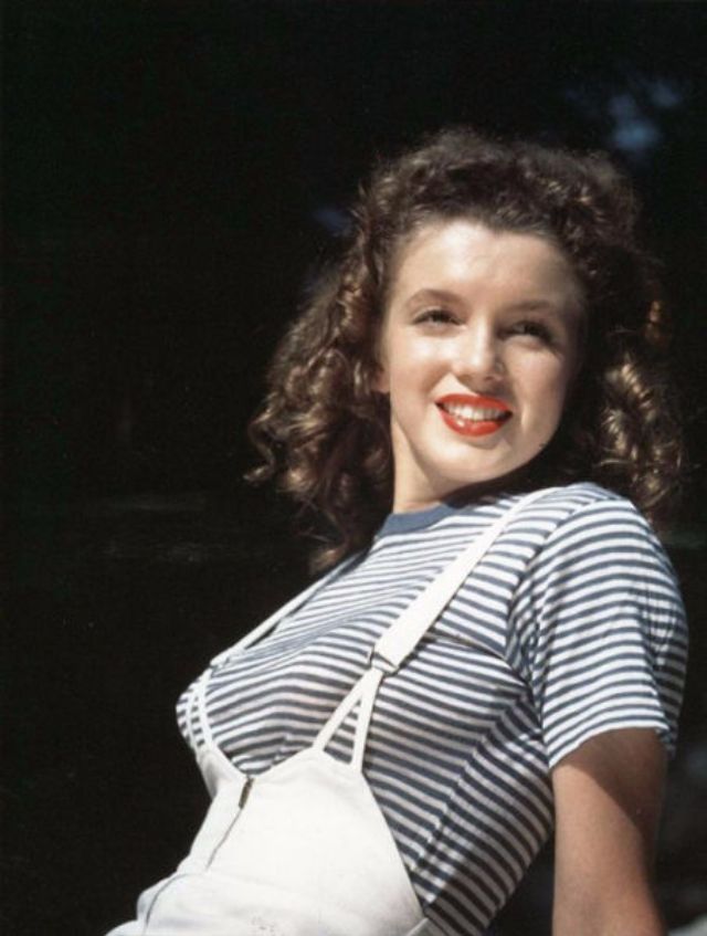 Before She Was Marilyn 15 Beautiful Color Photographs Of Norma Jeane