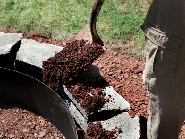 How to Build a Fire Pit in Your Backyard - Decor Units