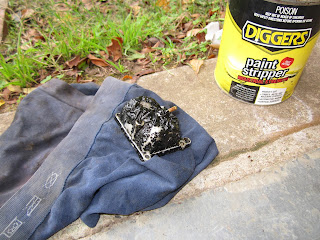 Removing old paint with paint stripper - Teikei RD125 carb