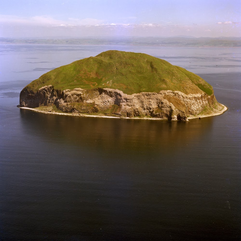 BGS Geoheritage images from the collections Granite from Ailsa Craig
