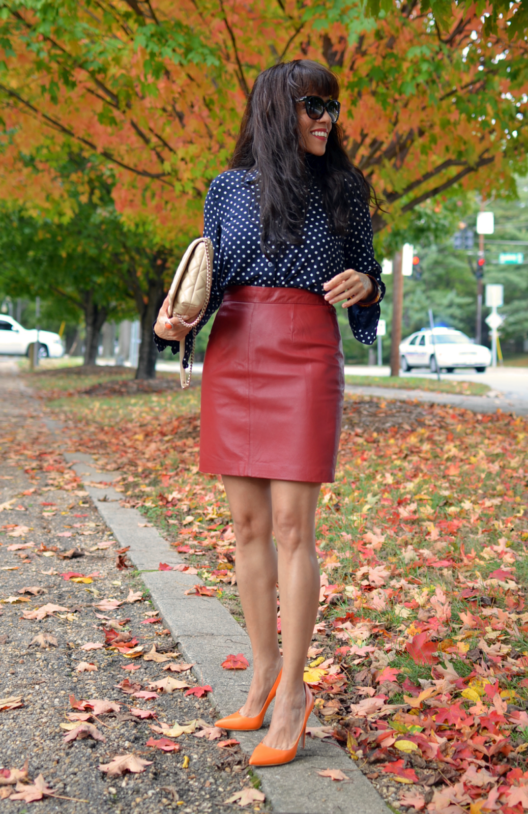 How to wear a red leather skirt 