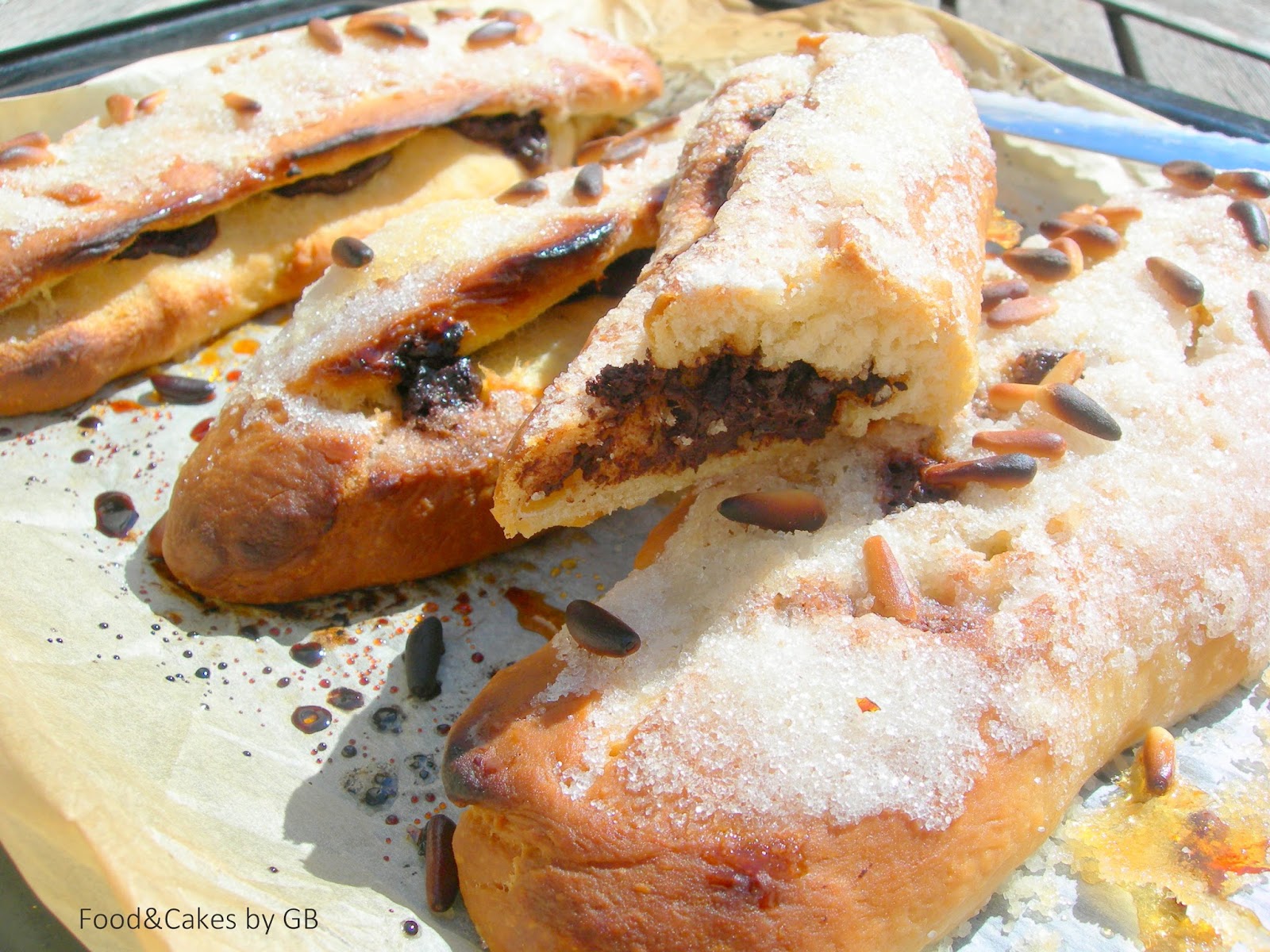 FOOD CAKES Coca De Panadero Con Az car Rellena De Chocolate food-cakes-coca-de-panadero-con-az-car-rellena-de-chocolate